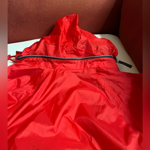 Helly Hansen Rain Jacket HellyTech Packable Hooded Red Women’s size Small - Picture 8 of 10